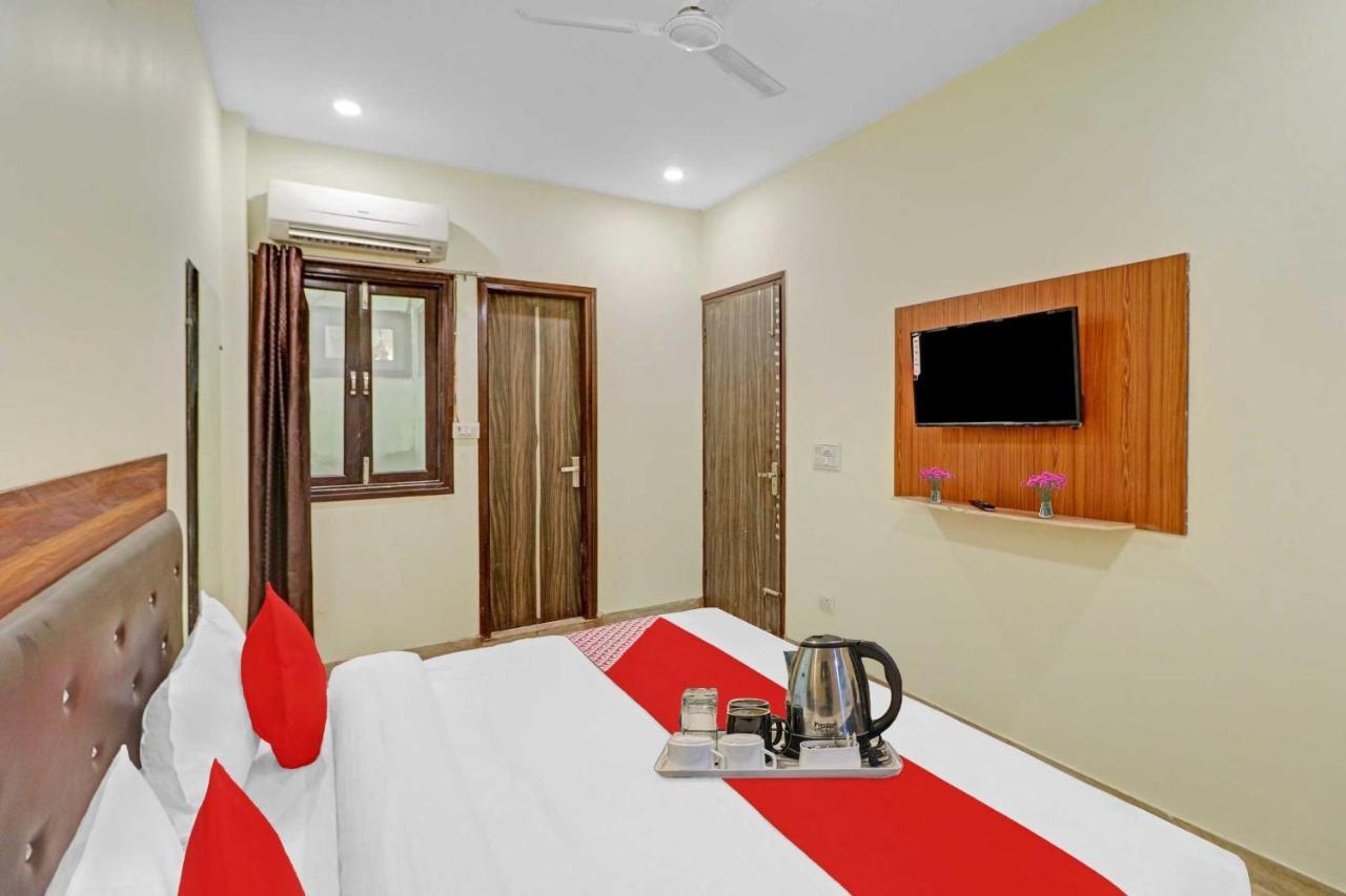 Hotel O Moonshine Near Mohan Estate Metro Station Nuova Delhi Esterno foto