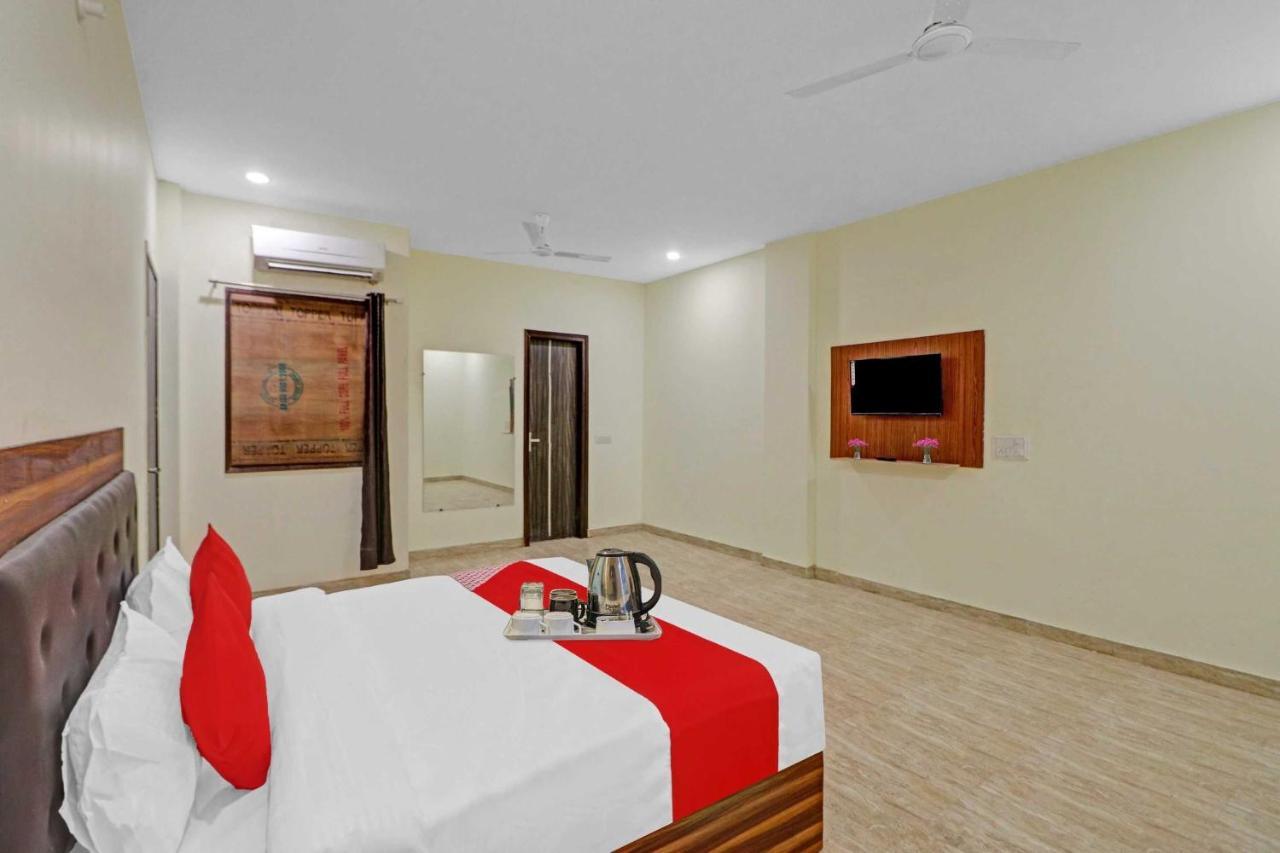 Hotel O Moonshine Near Mohan Estate Metro Station Nuova Delhi Esterno foto